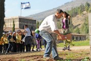 מוזיאון חצר תל חי מאמץ  את ילדי בי"ס תל חי מקריית שמונה