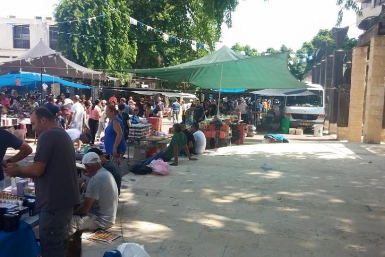 מאות בשוק "רמלה לוד" בקריית שמונה במרכז הכיכרות
