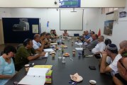 מנסים להפוך את שולחן המועצה לשולחן ניתוחים