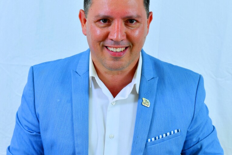 יגאל בוזגלו מועמד "לראשות המועצה" לראשות העיר.