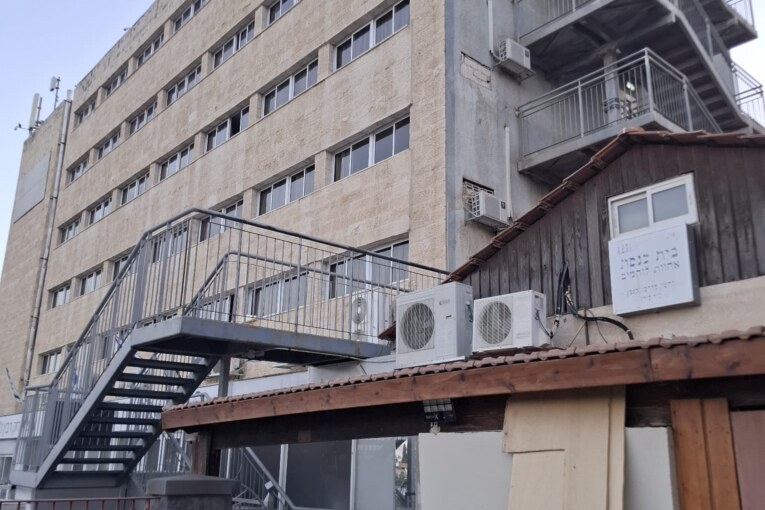הנהלת בית החייל סגרה את בית הכנסת